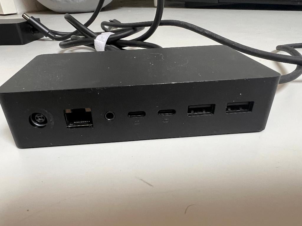 Microsoft Surface Dock 2 met voeding – Goede staat, Microsoft Surface Dock, Laptop, Ophalen of Verzenden, Docking station