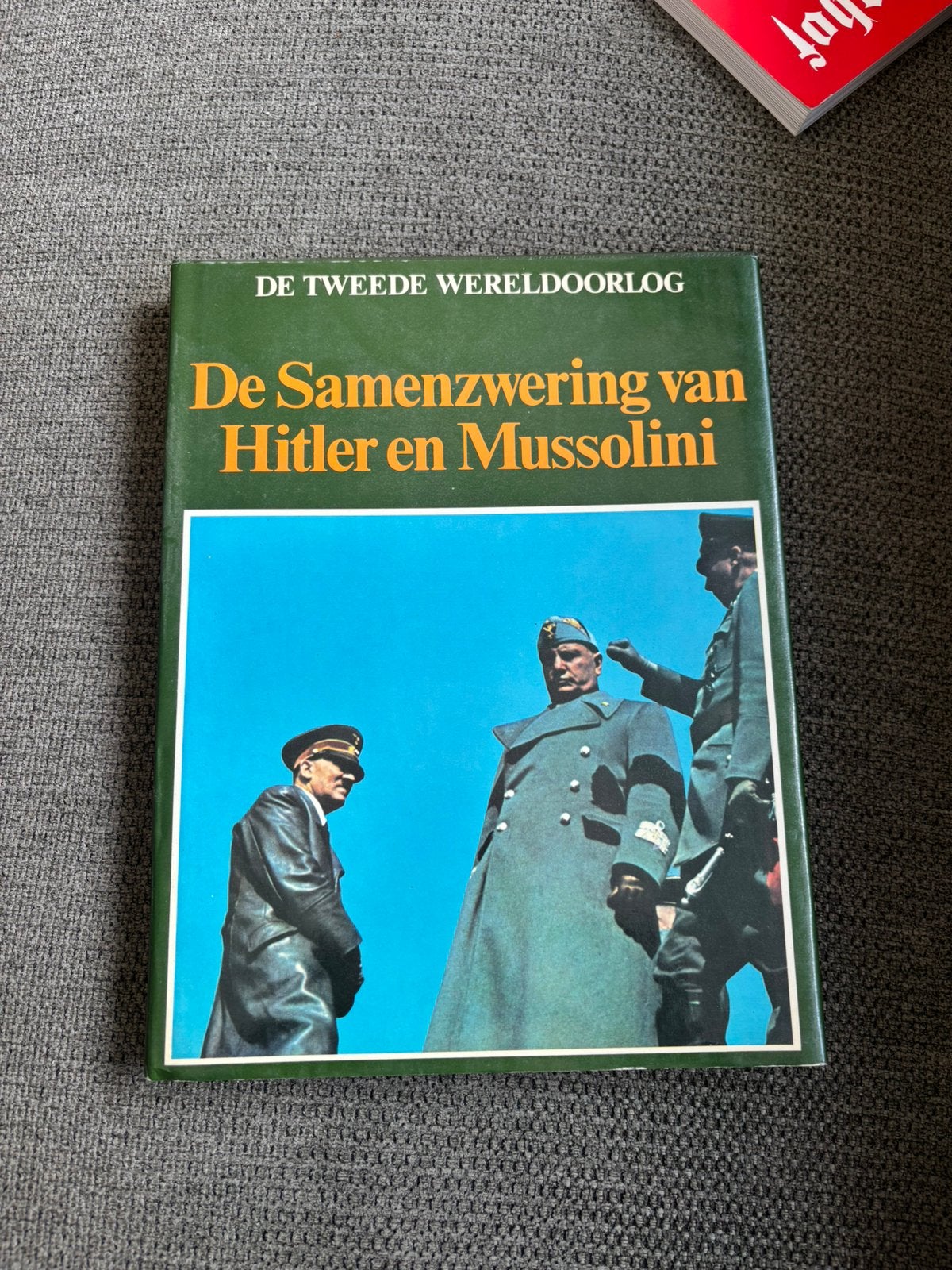 De samenzwering van Hitler en Mussolini boek, Ophalen of Verzenden, Gelezen, Personen