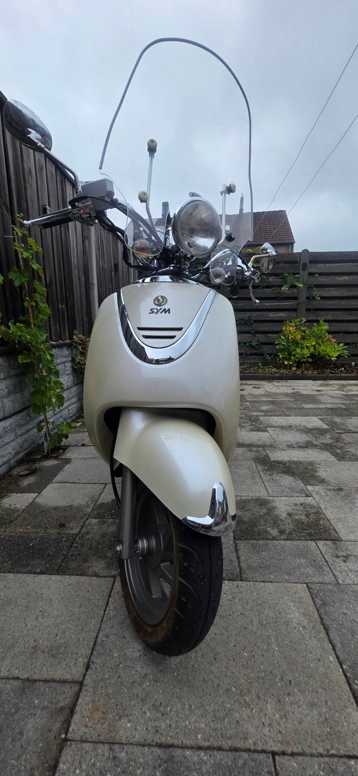 Sym Allo scooter - Goed onderhouden, altijd binnen gestaan, Fietsen en Brommers, Scooters | SYM, Ophalen, Allo, Zo goed als nieuw
