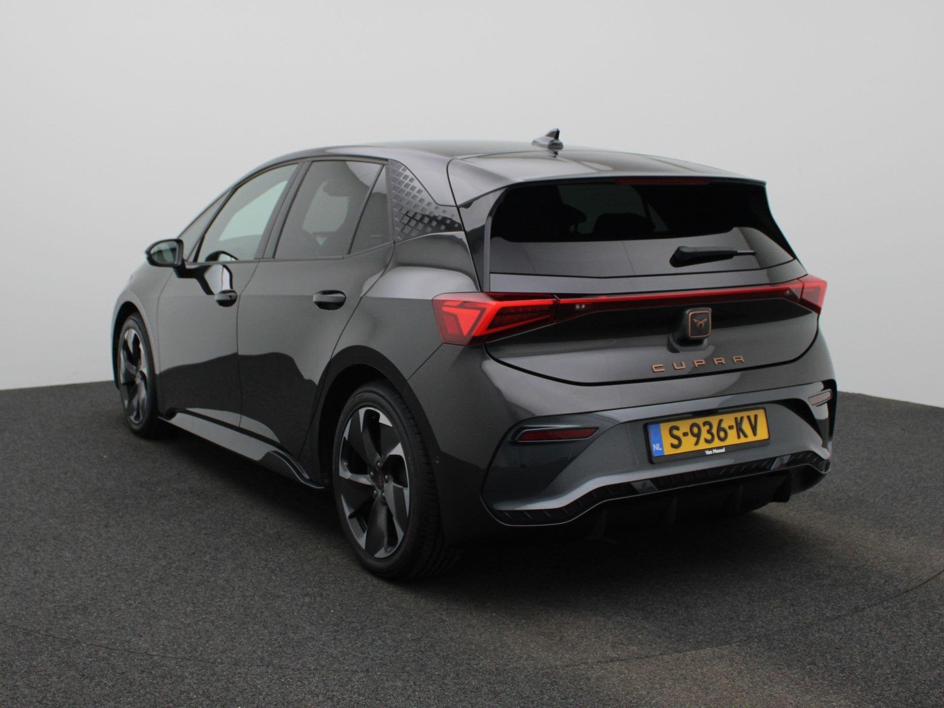 CUPRA Born Adrenaline 62 kWh | Wordt Verwacht | Automaat | A, Auto's, Cupra, Automaat, Zwart, 1738 kg, 375 min