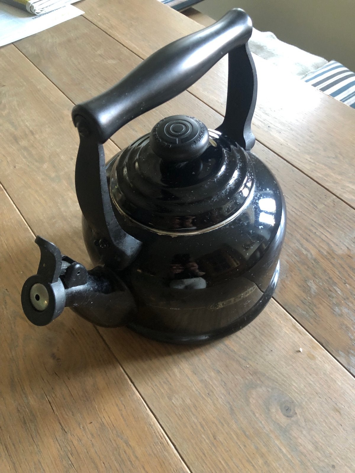 Le Creuset fluitketel zwart - Gebruikt, Witgoed en Apparatuur, 2 liter of meer, Ophalen of Verzenden, Gebruikt