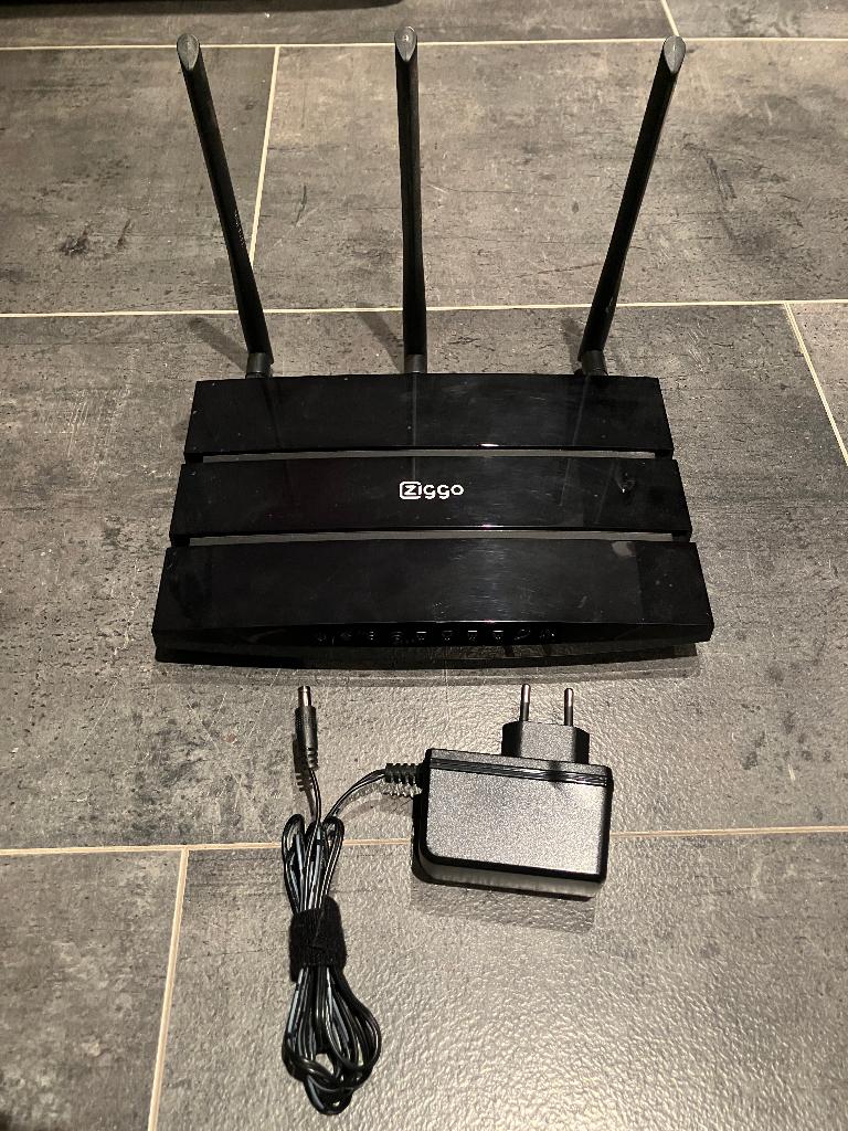 NETGEAR & Cisco WiFi Routers + EU Adapter, Ophalen, Zo goed als nieuw, Router