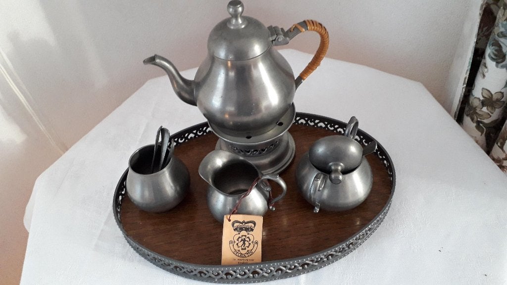 GELRIA TTINNEN THEESERVIES MET DIENBLAD, Ophalen of Verzenden