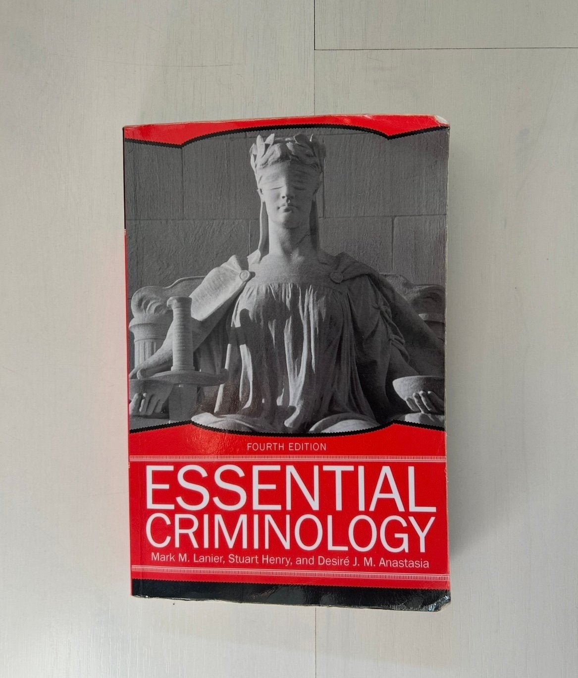 Essential Criminology - Vierde Editie, Ophalen of Verzenden, Gamma, Zo goed als nieuw, WO