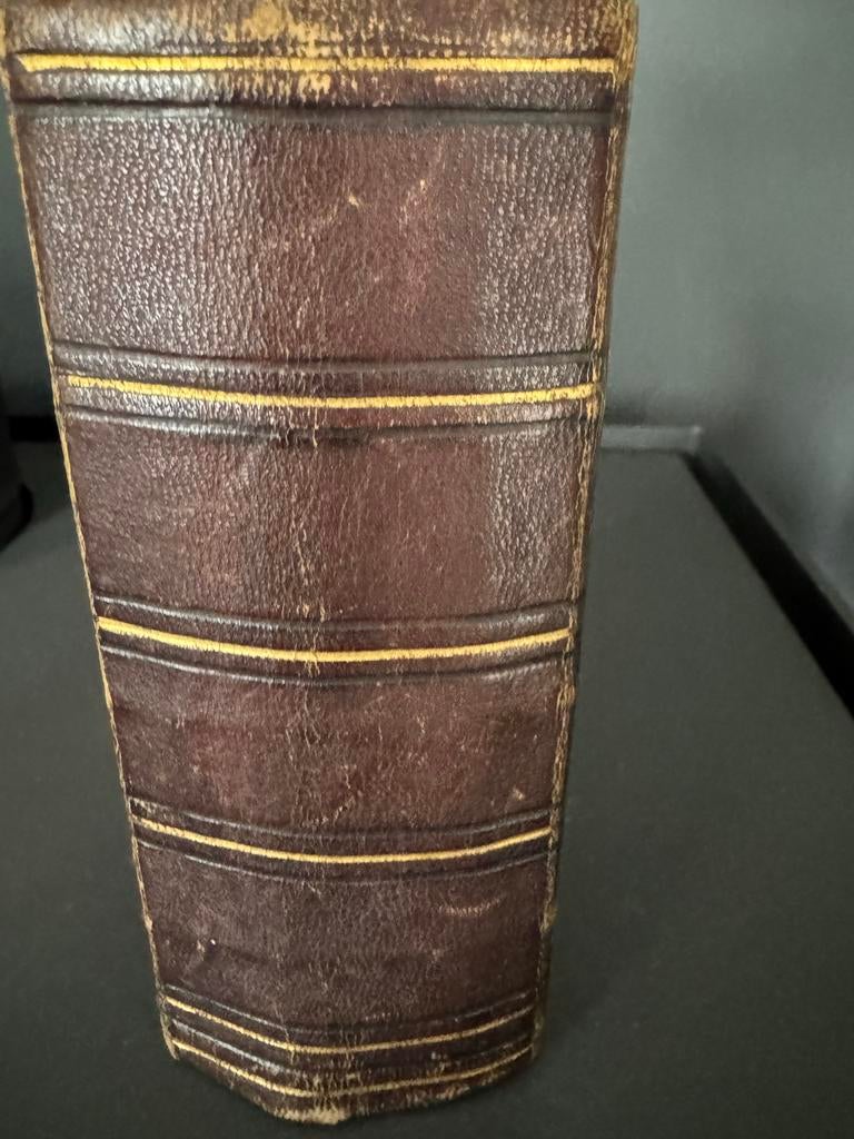 Antieke bijbel met zilver slot, Verzenden