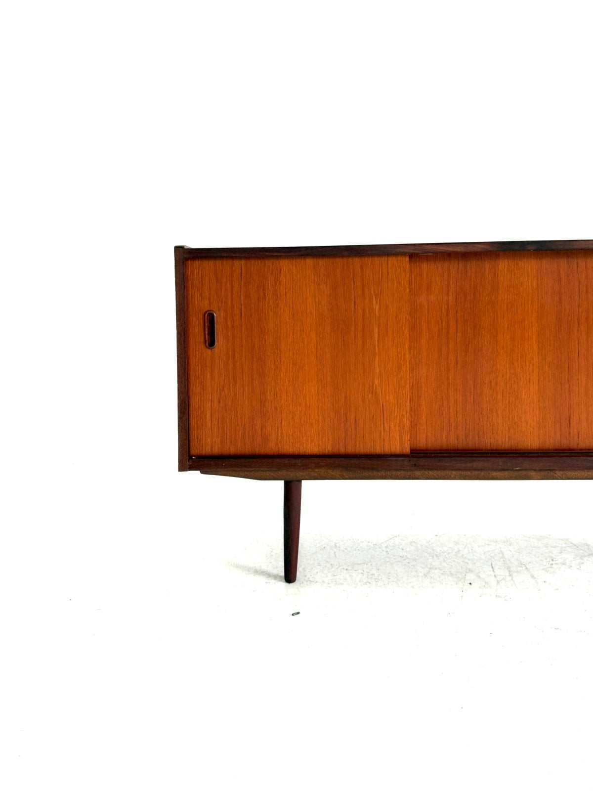 Vintage Deens teakhouten sideboard ‘60, Huis en Inrichting, Met deur(en), Vintage retro buisframe design rotan webbing papercord deens