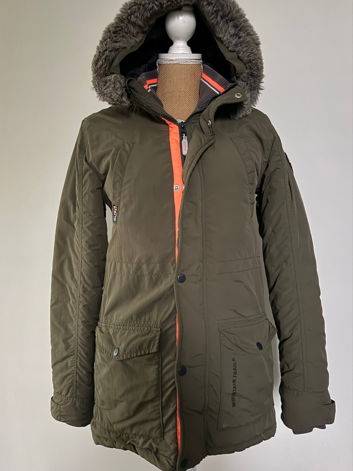 Stoere kaki winterjas met kafneembare capuchon - Mt 170/176, Ophalen of Verzenden, Gebruikt, Jongen of Meisje, Jas