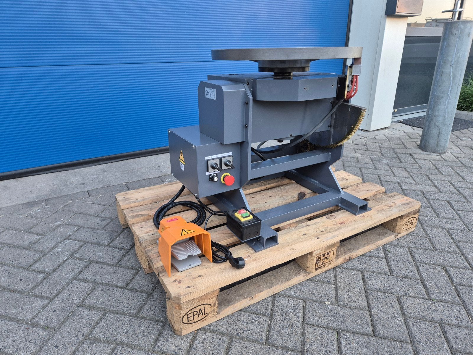Foto 4 van Lasmanipulator Capaciteit Max. 500kg Voetbediend 220V NIEUW!