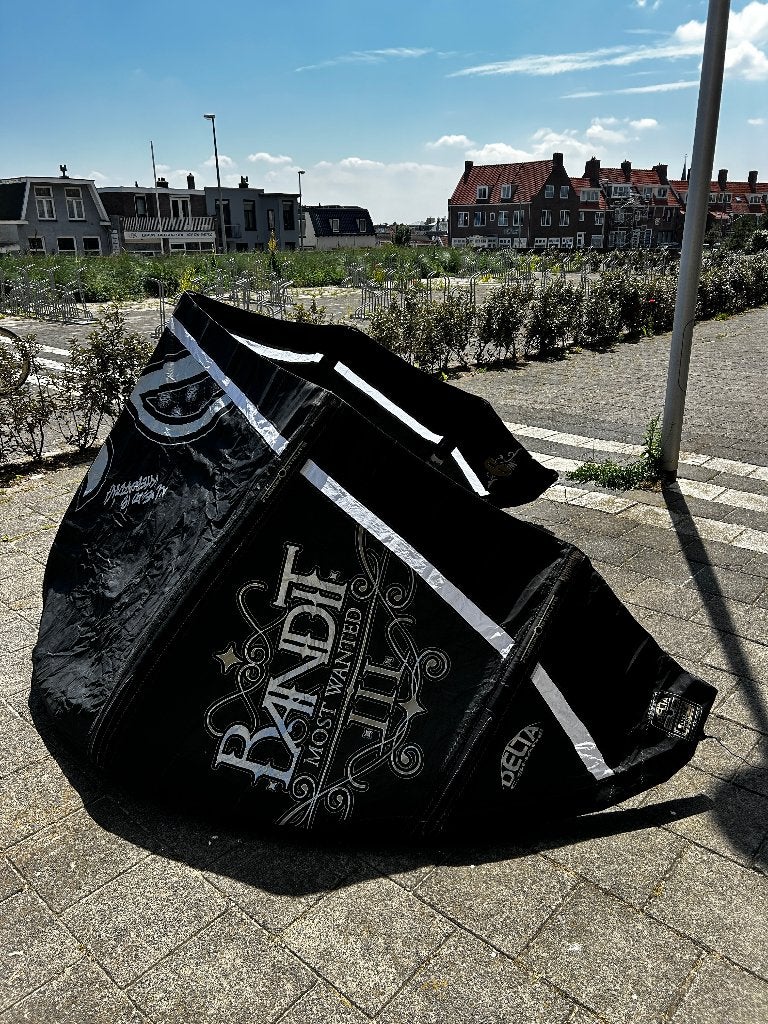 F-One Bandit III - 6m - incl. bar, Watersport en Boten, Kitesurfen, Ophalen, Geen board, Kite, 6 m²
