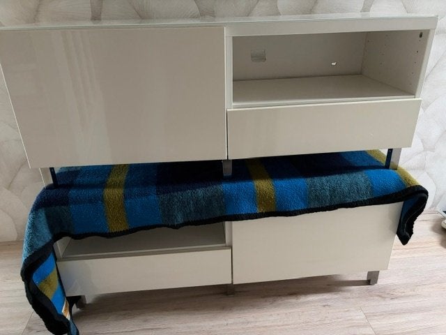 Gratis IKEA besta (tv) kastjes 2x, Huis en Inrichting, Kasten | Wandmeubels, Ophalen, Kunststof, Gebruikt, Met deur(en)
