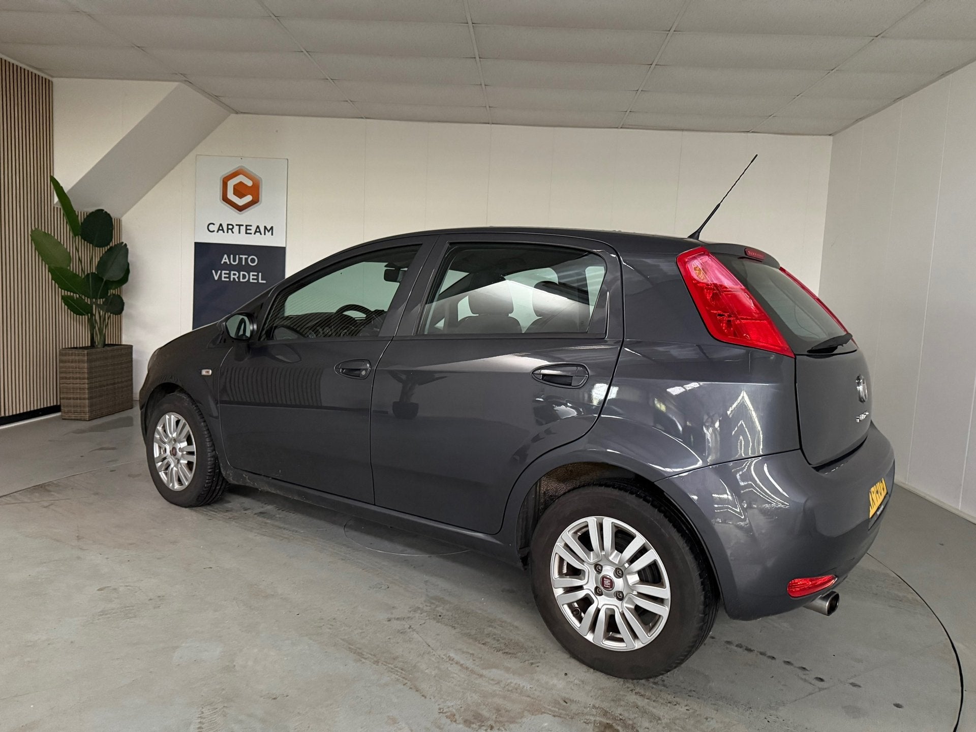 Fiat Punto Evo 0.9 TwinAir Lounge Airco, Navigatie, LMV, Voorwielaandrijving, Gebruikt, Euro 6, 100 pk