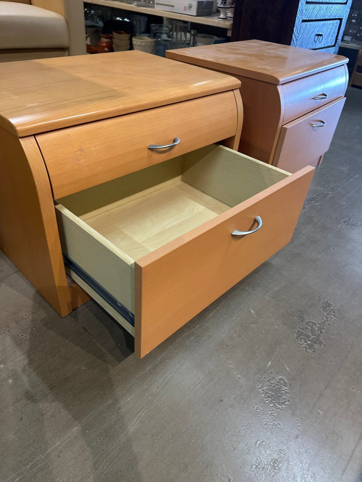 2 nachtkastjes met lades €20, Minder dan 45 cm, C, Ophalen of Verzenden, X