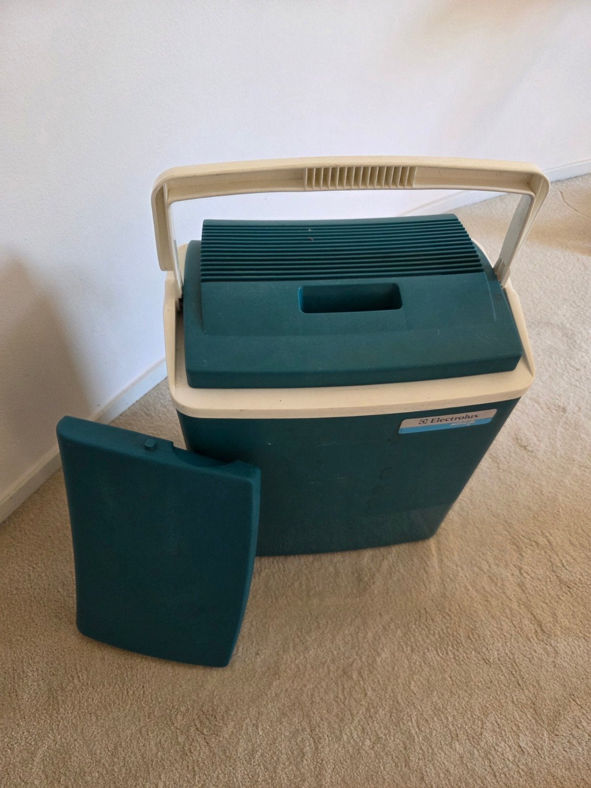 Electrolux 12V Koelbox met 2de deksel - Ideaal voor Onderwe, Caravans en Kamperen, Ophalen of Verzenden, Gebruikt, Koelbox, Elektrisch