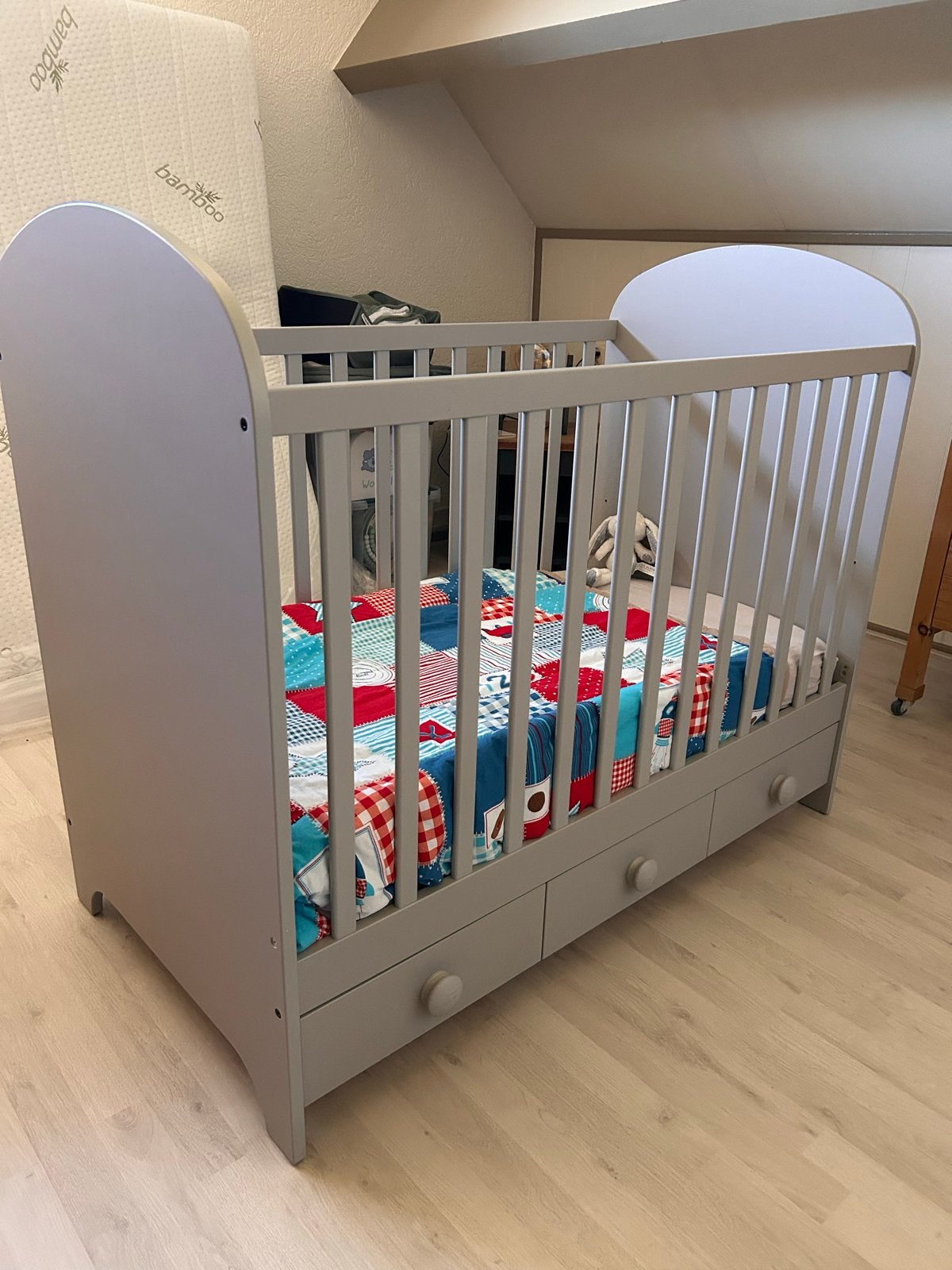 ️Ikea ledikantje Gonatt,Grijs/beige-in hele goede staat️, Kinderen en Baby's, Ophalen of Verzenden, Zo goed als nieuw, Minder dan 140 cm