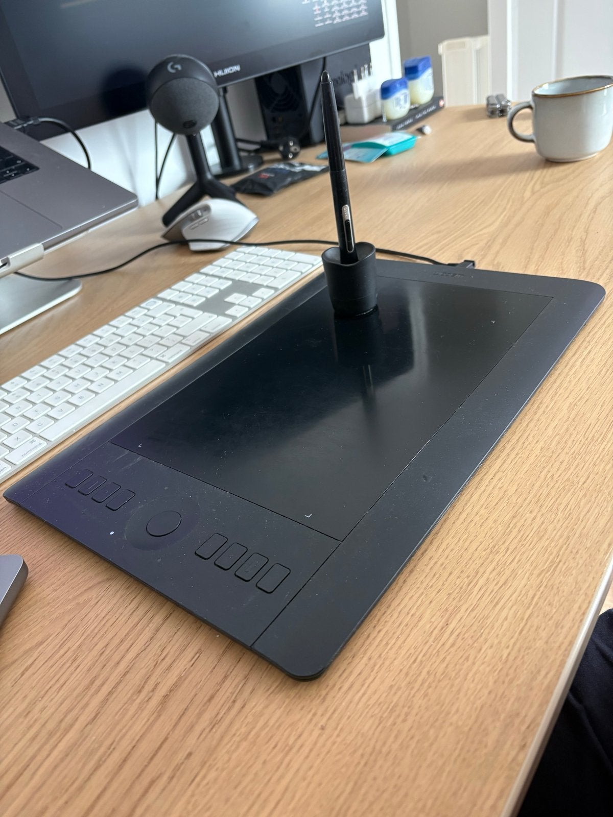 Wacom Intuos Pro Medium, Ophalen of Verzenden, Multi-touch, Gebruikt, Bedraad