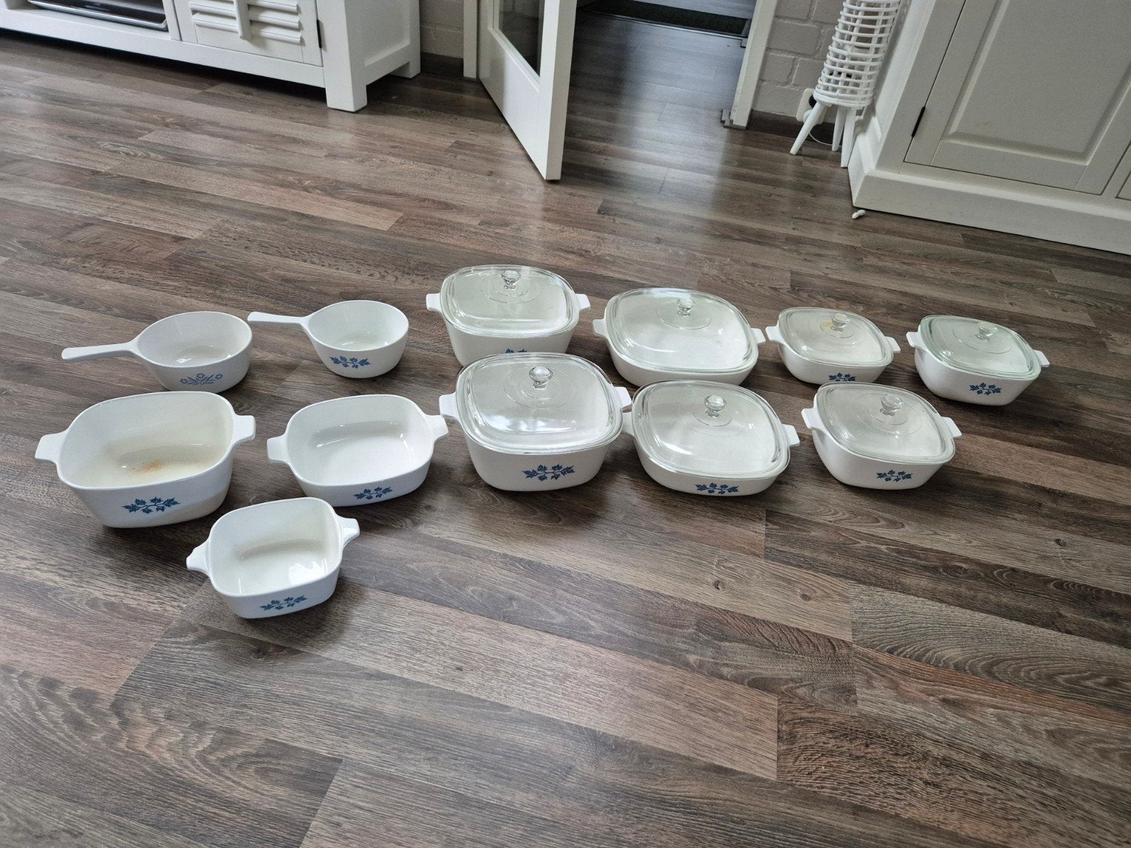 Vintage Pyrex/CorningWare ovenschalen set, blauw bloemmotief, Ophalen, Gebruikt, Glas, Overige stijlen