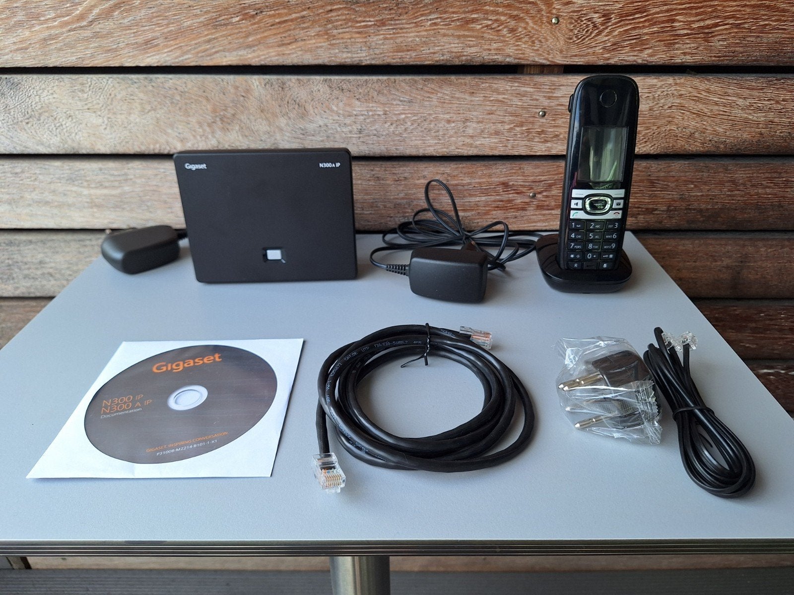 Gigaset N300 IP VoIP DECT Basisstation met Gigaset handset, Telecommunicatie, Ophalen of Verzenden, Zo goed als nieuw, 1 handset