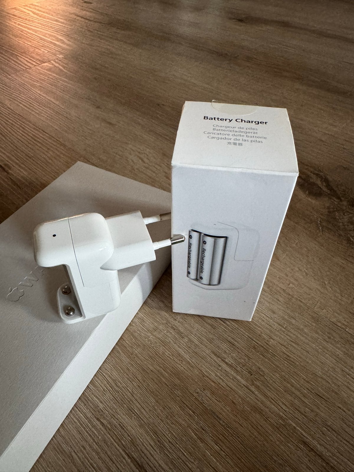 Apple Battery Charger - A1360, Ophalen of Verzenden, Zo goed als nieuw, Overige typen