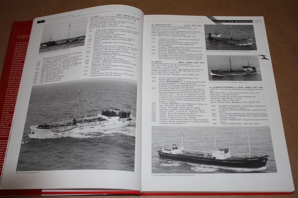 Wagenborg 100 jaar. Transport over water, wadden en wegen., Ophalen of Verzenden, Nieuw, Tractor en Landbouw