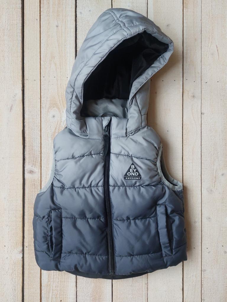 H&M Bodywarmer Maat 92, Verzenden, H&M, Zo goed als nieuw, Jongen
