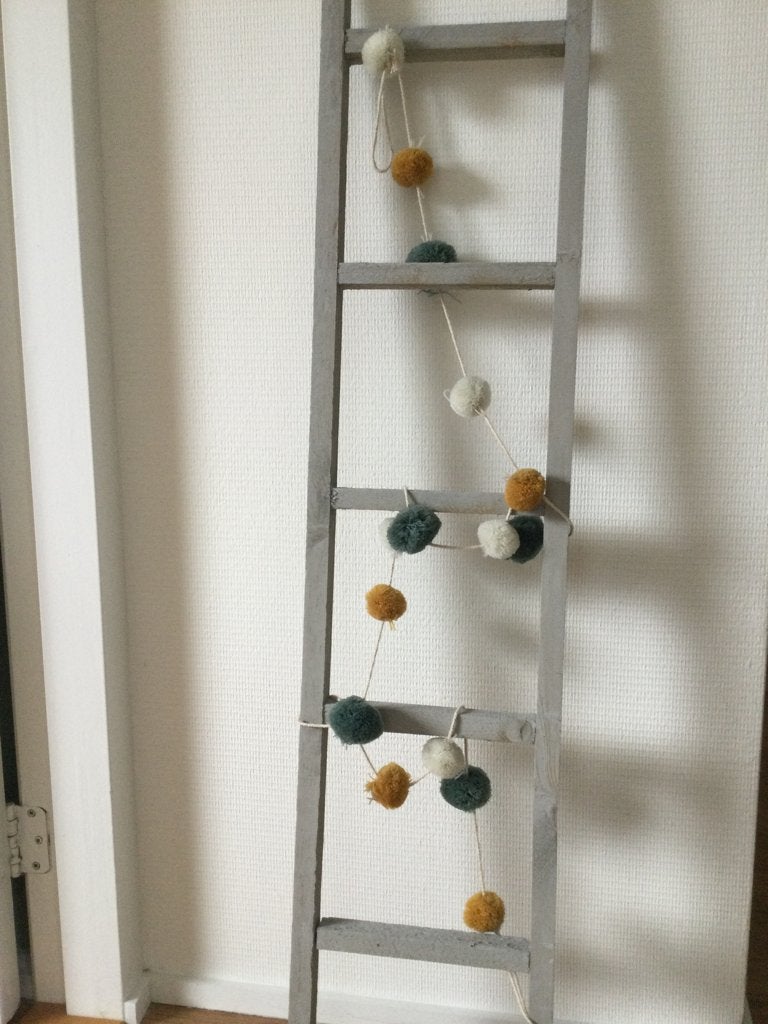 Decoratieve houten wand ladder incl. slinger, Ophalen, Zo goed als nieuw, Grijs, Hout