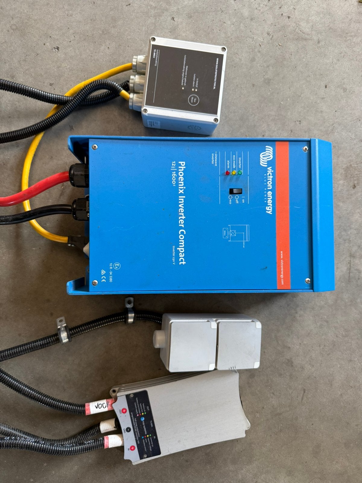 Set Victron 1600 Omvormer met TS800 en isolatieprotectie, Ophalen, Zo goed als nieuw