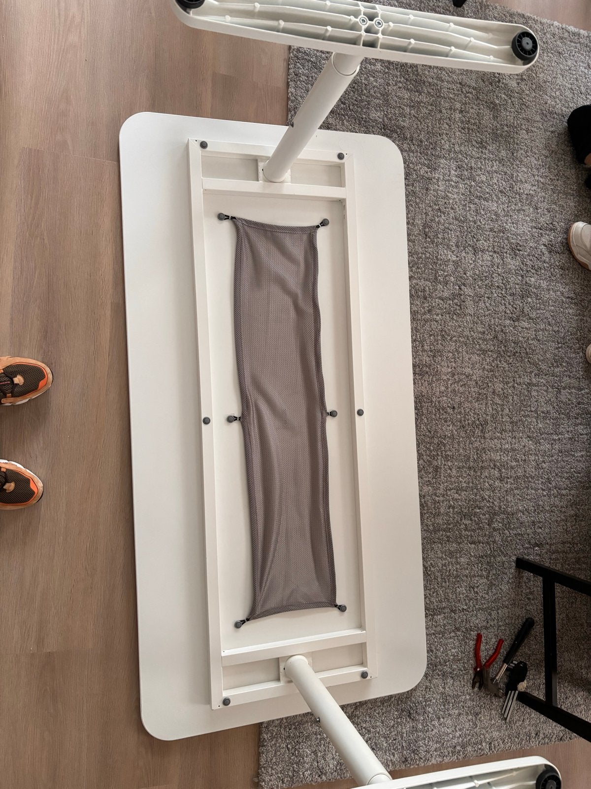 Ikea Bekant bureau, wit en verstelbaar, Huis en Inrichting, Tafels | Eettafels, Ophalen, Gebruikt, 100 tot 150 cm, Tot twee personen