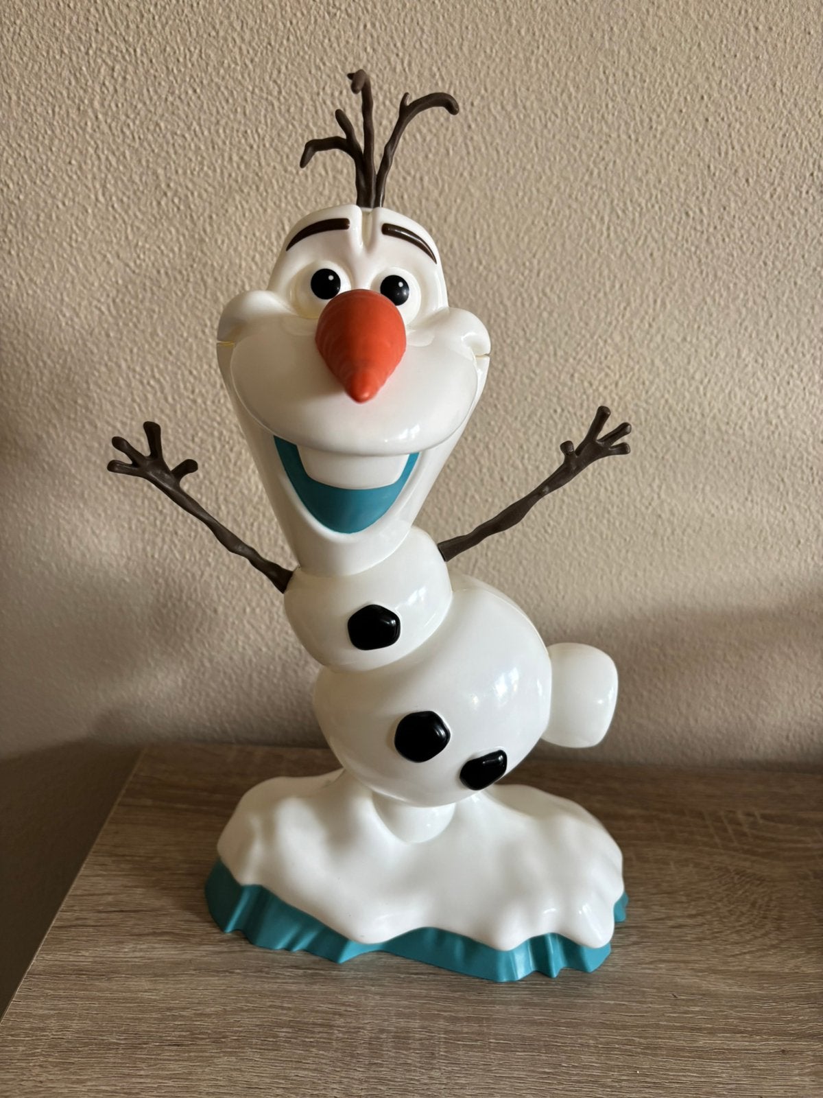 Disney frozen Olaf beker decoratie, Ophalen of Verzenden, Overige figuren, Zo goed als nieuw, Servies