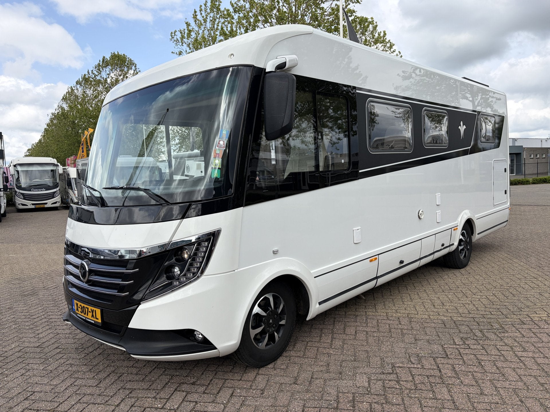NIESMANN BISCHOFF ARTO 76LE 3.0 Automaat Hefbed Levelsysteem, Caravans en Kamperen, Niesmann+Bischoff, Galliersweg 39
5349AT  OSS, NL
