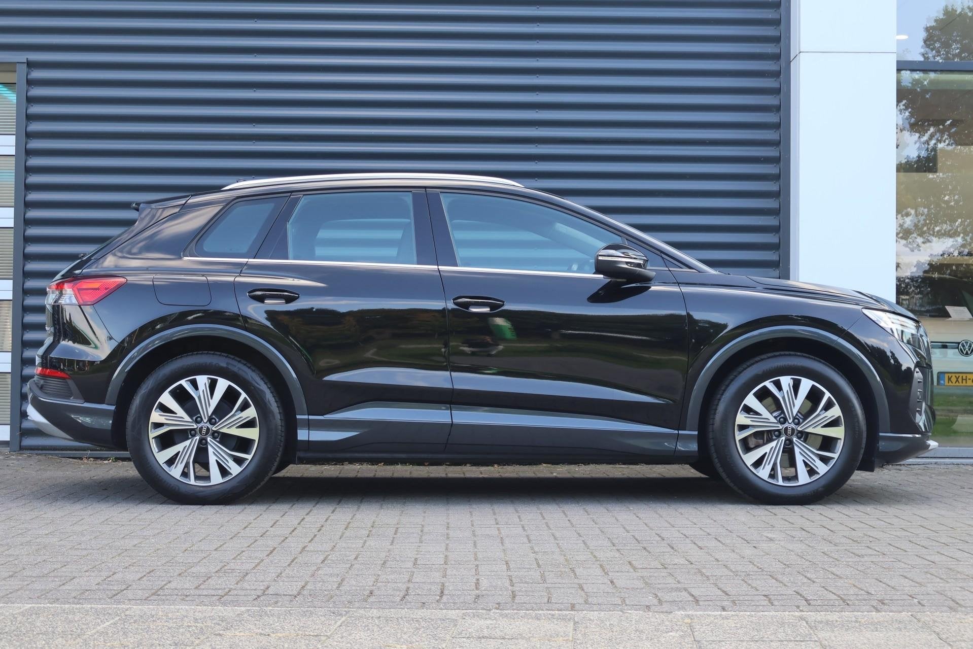 Audi Q4 e-tron 45 265pk quattro Advanced edition 77 kWh | Ma, 12 maanden, Gebruikt, Zwart, Zwart
