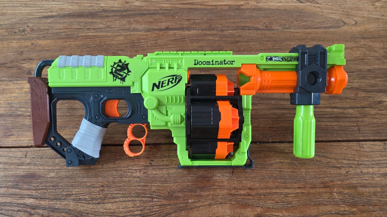Nerf Zombie Strike Dominator Blaster, Ophalen, Jongen of Meisje