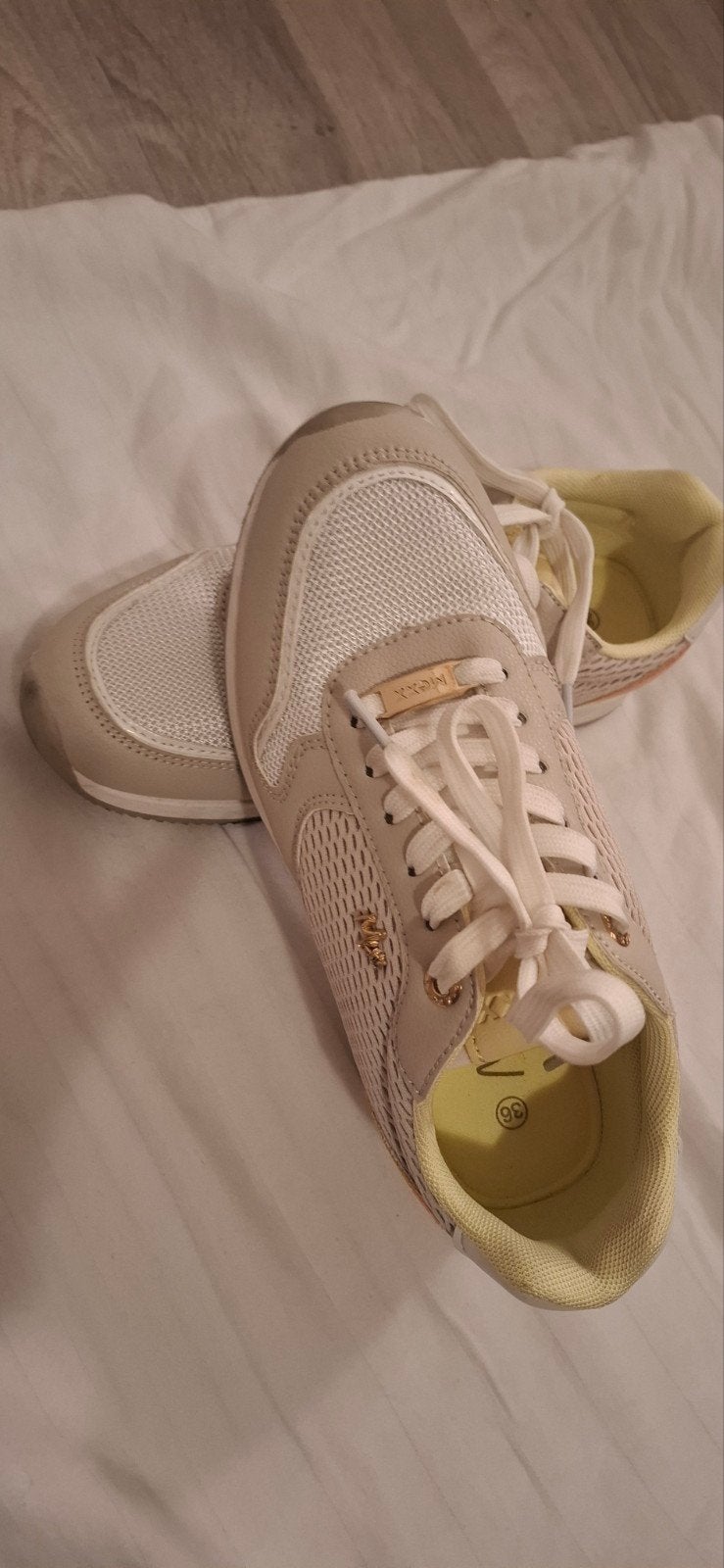 Mexx sneakers mt 36, Ophalen of Verzenden, Zo goed als nieuw, Sneakers of Gympen