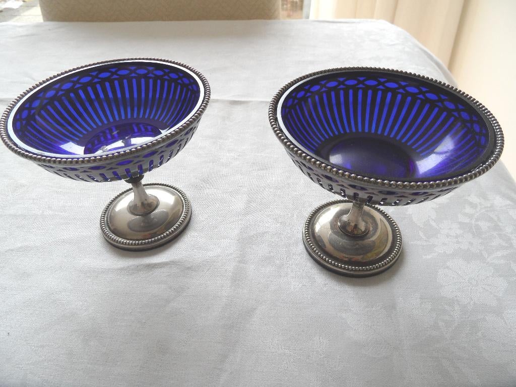 2 hooge Keltum verzilverde ? schaltjes met blauwe bak zie, Ophalen of Verzenden