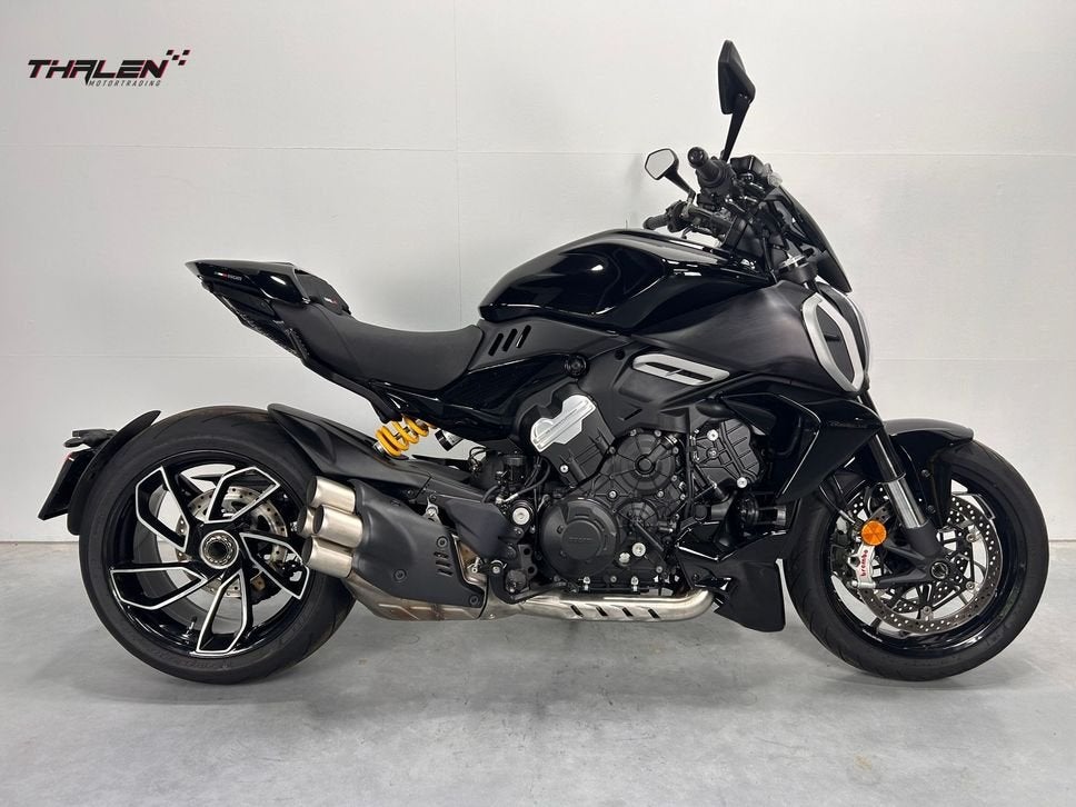 DUCATI DIAVEL V4 (bj 2023) km4000, DUCATI, 2 cilinders, Bedrijf, Onbekend