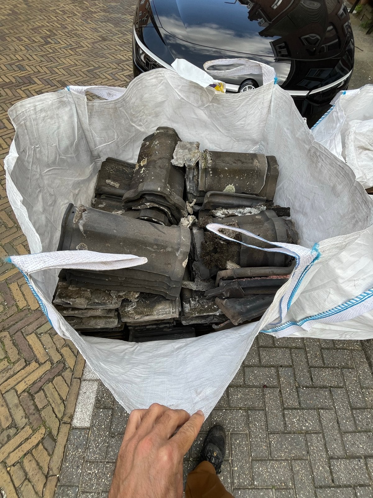 Gratis Kruispannen gebr. Laumans 300x (ca. 200 stuks heel), Gebruikt, Ophalen of Verzenden, Dakpannen, Overige kleuren