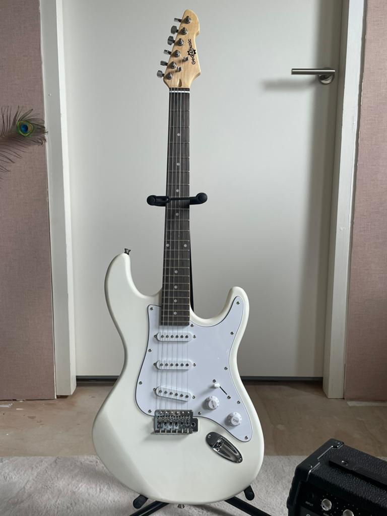 Elektrische gitaar set Gear4music beginnersset, Muziek en Instrumenten, Snaarinstrumenten | Gitaren | Elektrisch, Met versterker
