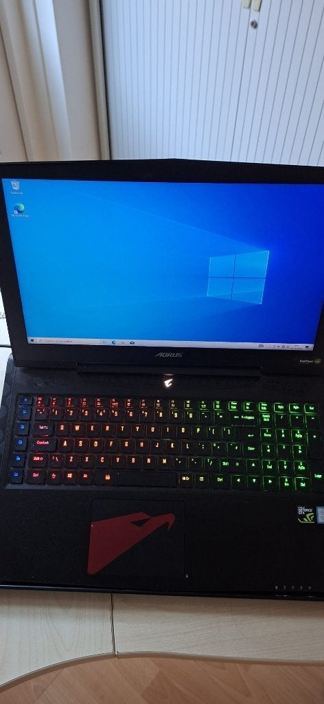Laptop Aorus Pantone I7, Gebruikt, Met videokaart, 2 tot 3 Ghz, Intel® Core™ i7 