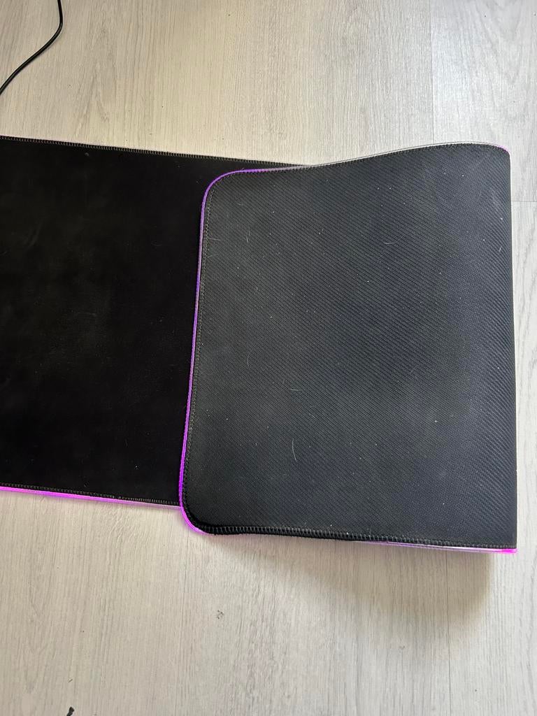 Muismat 80x30cm RGB, Ophalen of Verzenden, Gaming muismat, Zo goed als nieuw