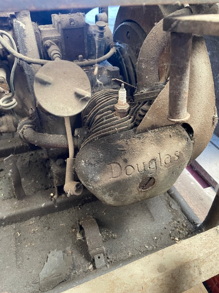 Douglas flat twin motor, Ophalen, Gebruikt, Benzinemotor