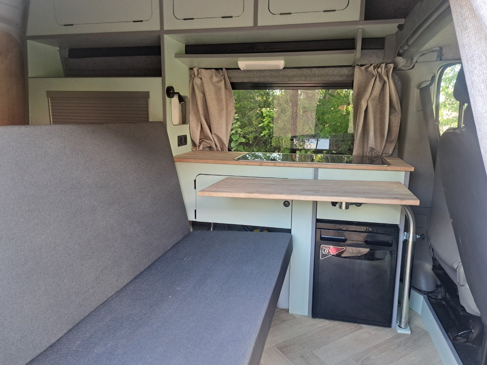 Renault Trafic L1H2 euro 5 Buscamper met nieuw interieur, Overige merken, Tot en met 2, Bedrijf, Koelkast