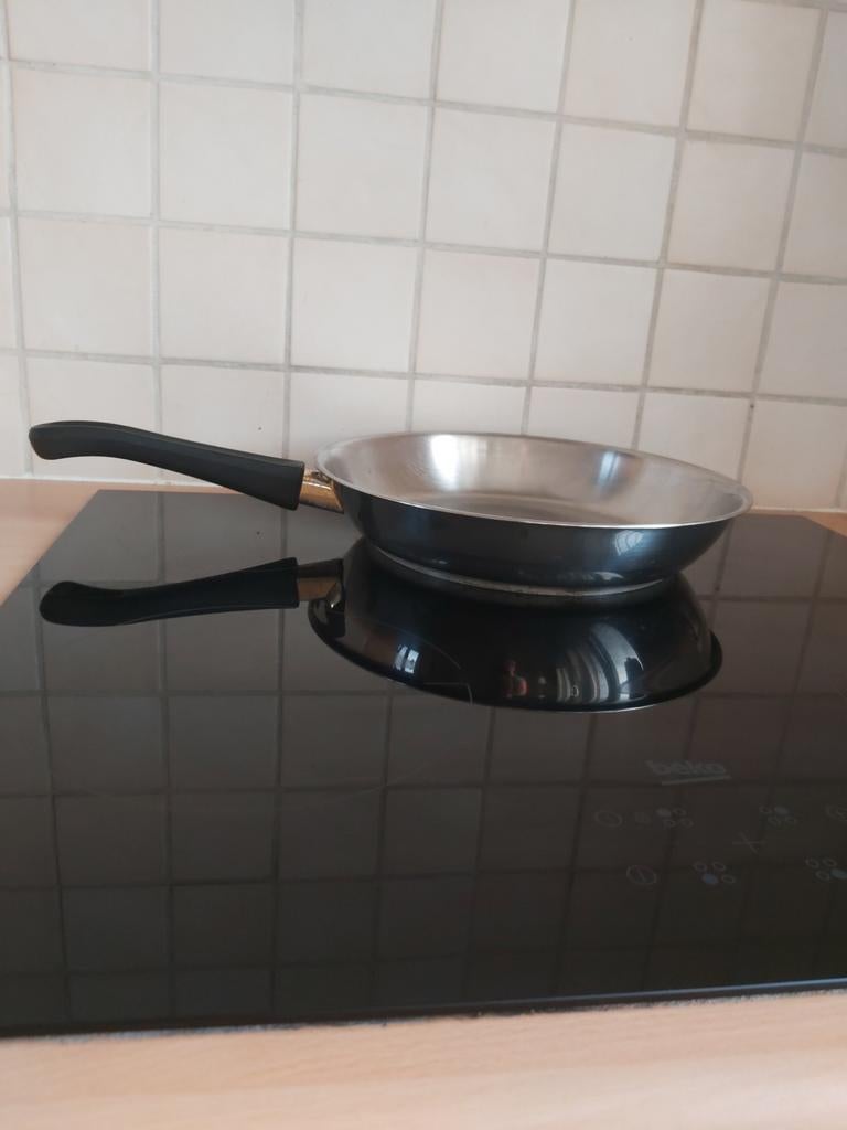 Braadpan 28 cm goede staat, Ophalen, Zo goed als nieuw, Gietijzer, Koekenpan of Braadpan