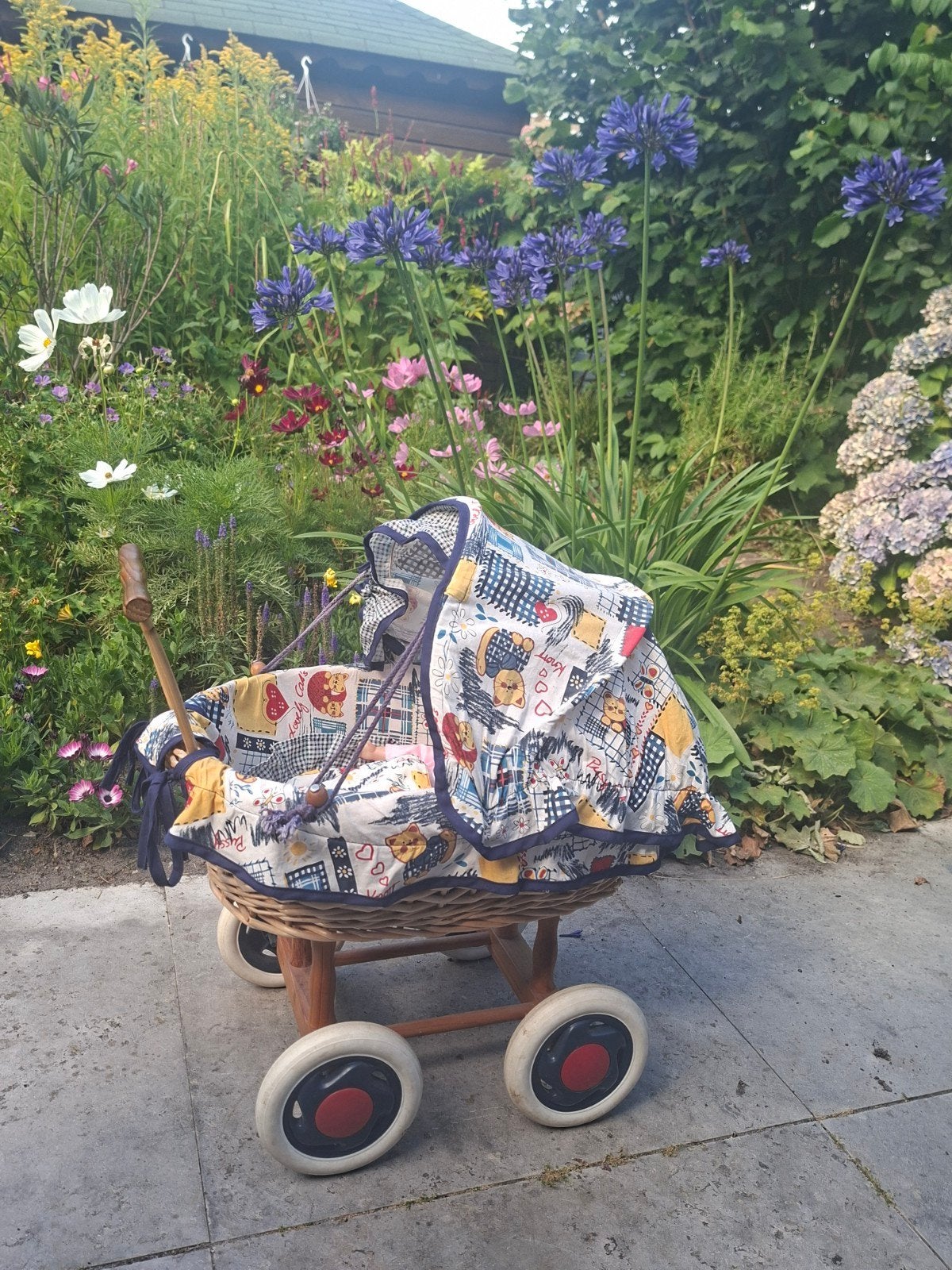 Vintage poppenwagen  met poppen, Ophalen, Gebruikt, Babypop