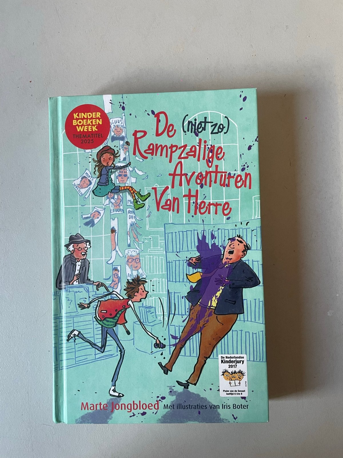 De (niet zo) Rampzalige Avonturen Van Herre - Kinderboek, Boeken, Ophalen of Verzenden, Zo goed als nieuw, Fictie algemeen