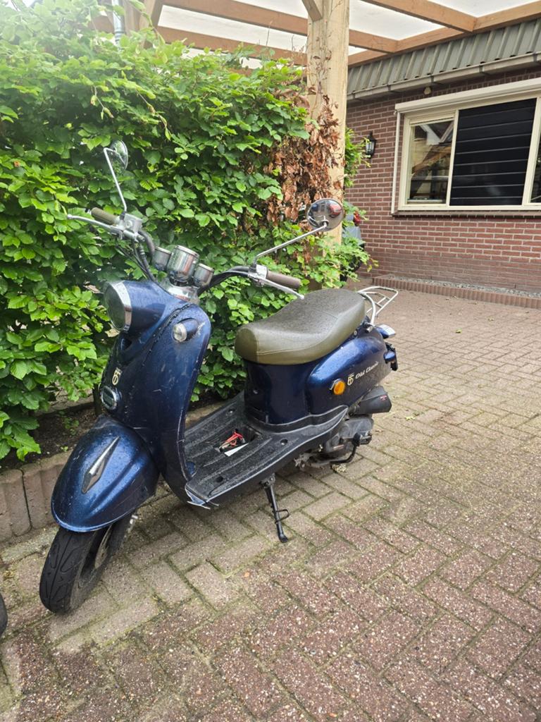 Scooter zonder kenteken rijd goed, Ophalen, Benzine, Overige merken