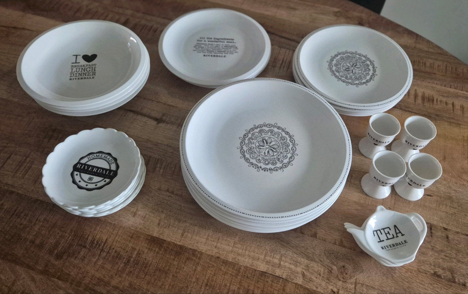 Riverdale servies, Gebruikt, Overige merken, Ophalen of Verzenden, Overige stijlen