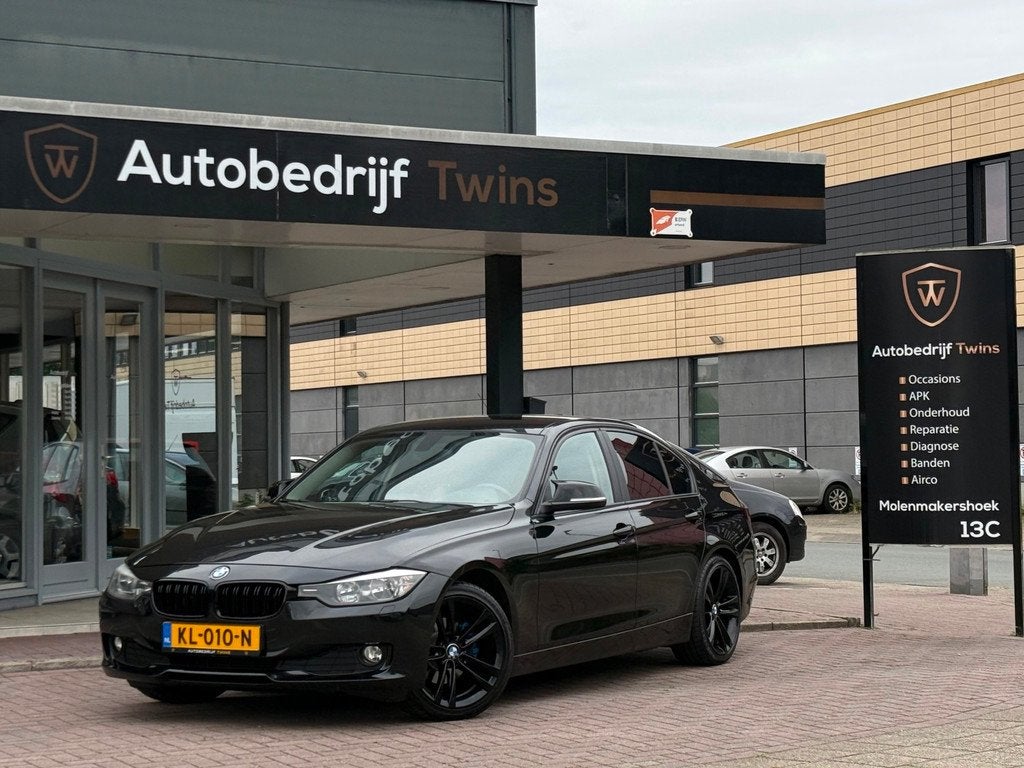 BMW 3-serie BMW 320d EfficientDynamics Edition High ex 18inc, Automaat, Achterwielaandrijving, Zwart, 4 cilinders