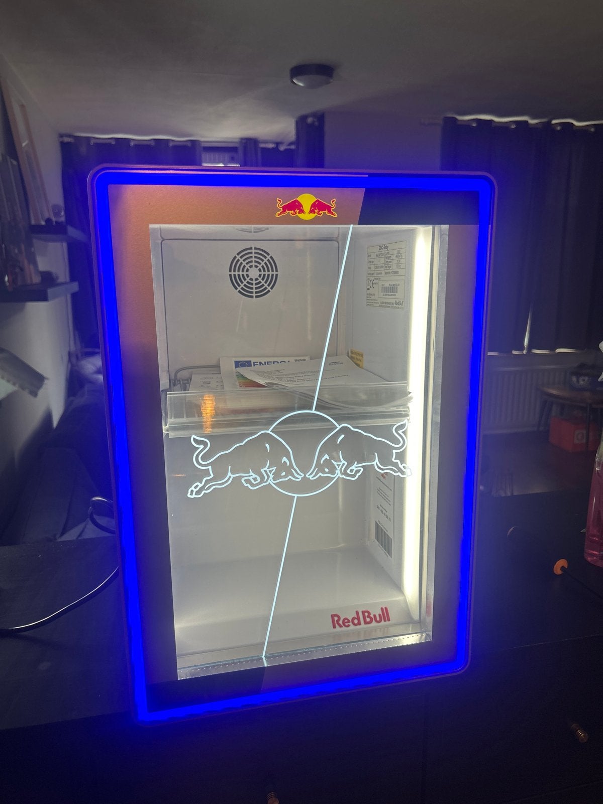 Redbull mini koelkast, Ophalen, Zonder vriesvak, Minder dan 45 cm, Minder dan 85 cm