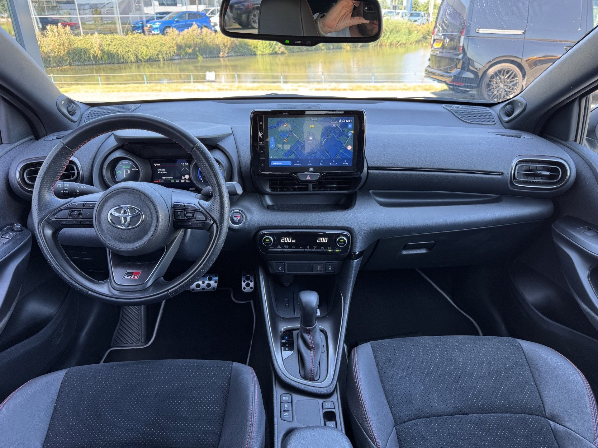 Toyota Yaris 1.5 Hybrid GR Sport | Full LED | Keyless | Carp, 450 kg, Gebruikt, 450 kg, 1490 cc