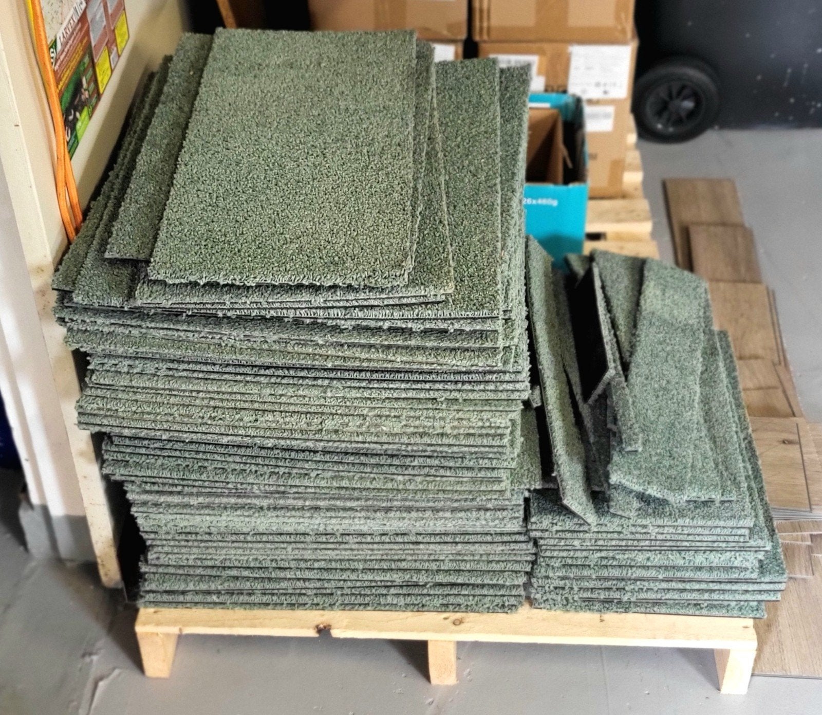Groene tapijttegels - Gebruikt, HUGA 236 17m2, Ophalen, Gebruikt, 50 tot 100 cm, Vierkant