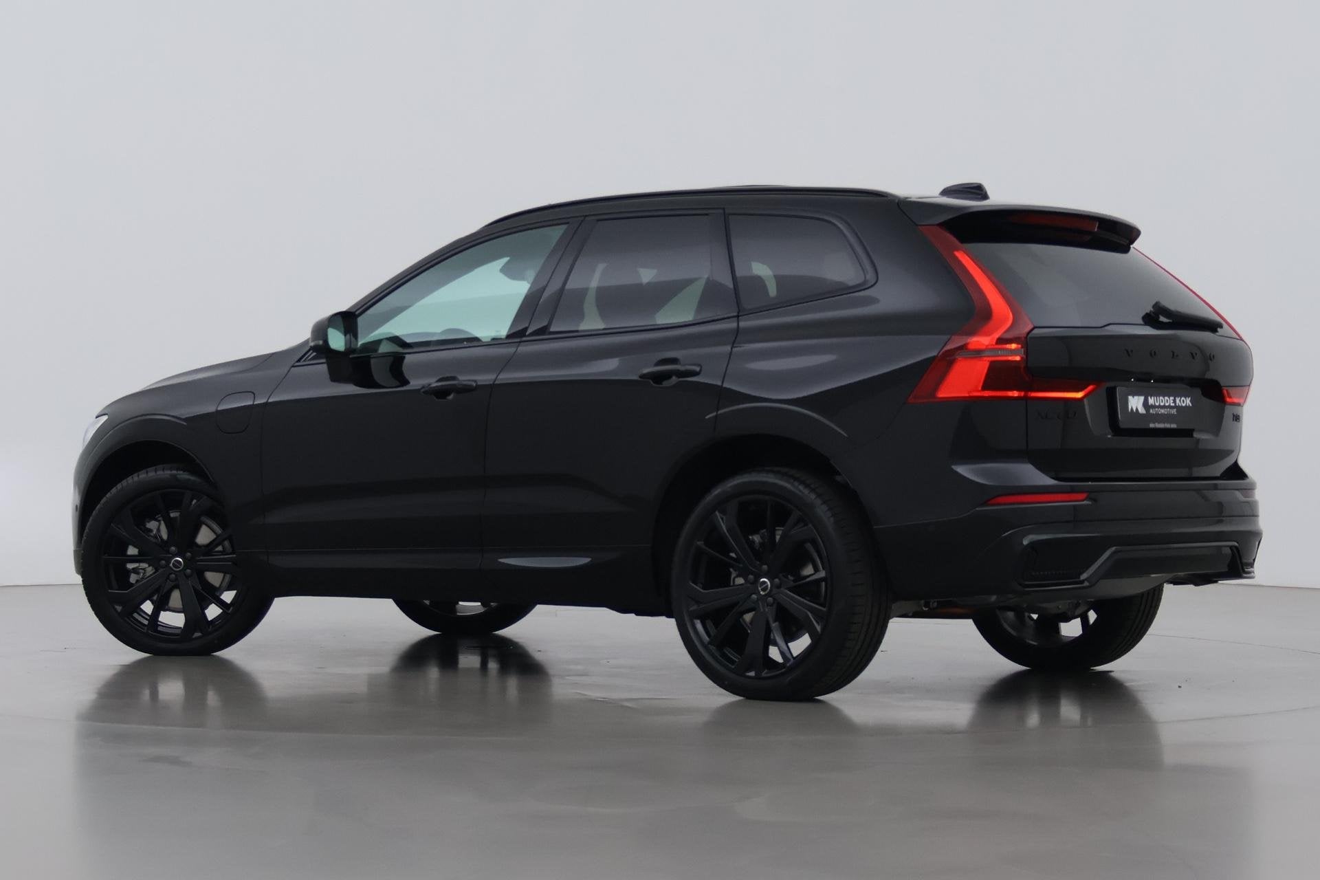 Volvo XC60 T8 Plus Black Edition | ACC | Panoramadak | Harma, Automaat, Stof, Gebruikt, Euro 6
